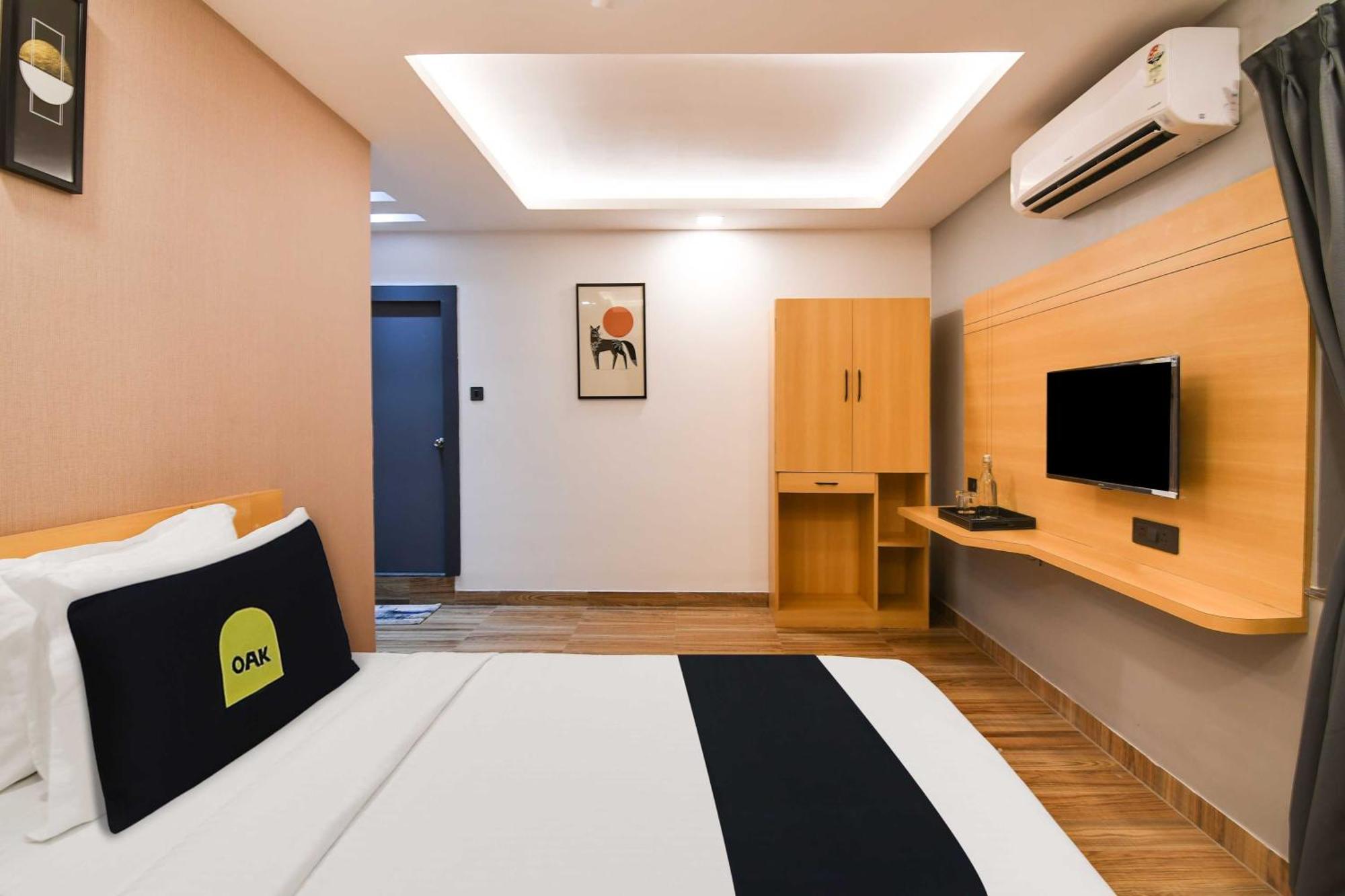 Super Townhouse Oak Sayhallo Ecstasy Bhubaneswar Exterior photo