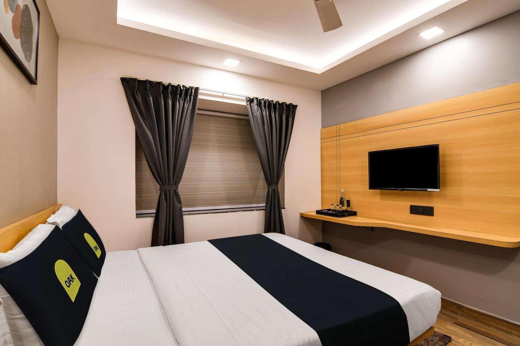 Super Townhouse Oak Sayhallo Ecstasy Bhubaneswar Exterior photo