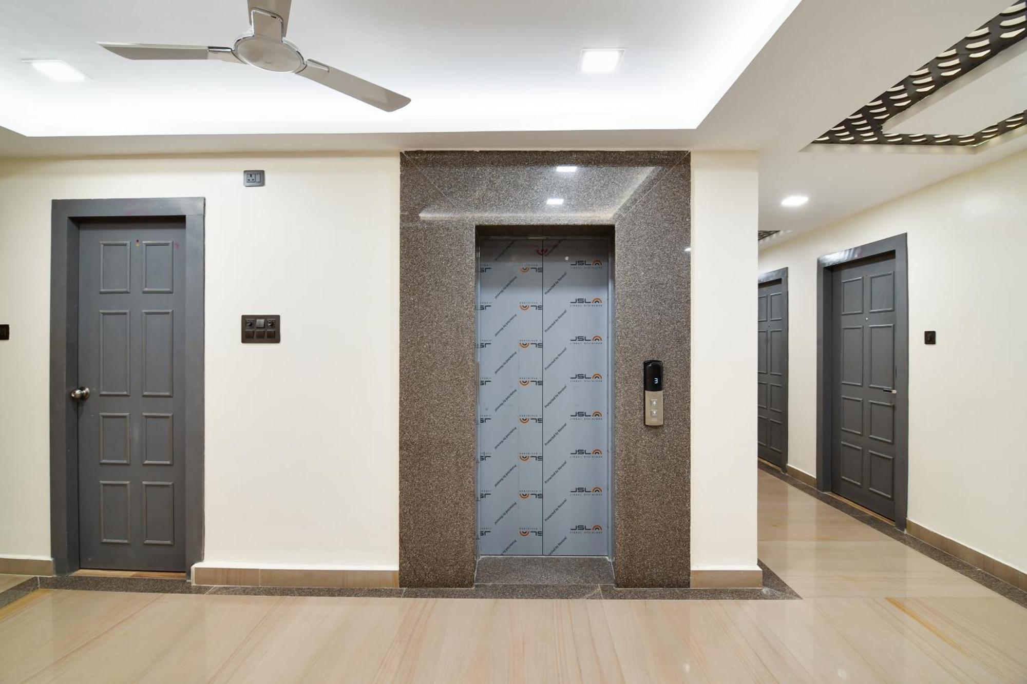 Super Townhouse Oak Sayhallo Ecstasy Bhubaneswar Exterior photo