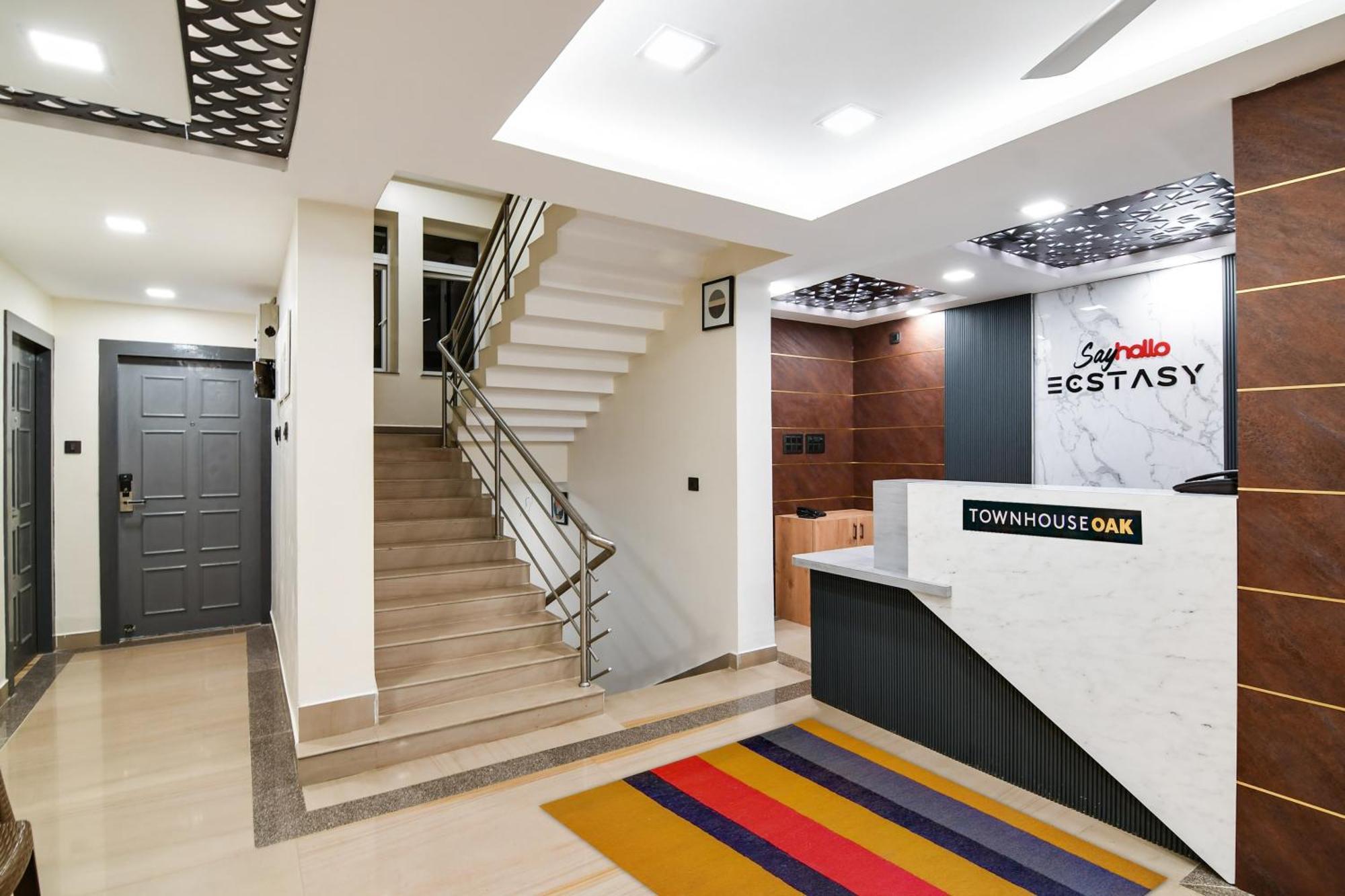 Super Townhouse Oak Sayhallo Ecstasy Bhubaneswar Exterior photo