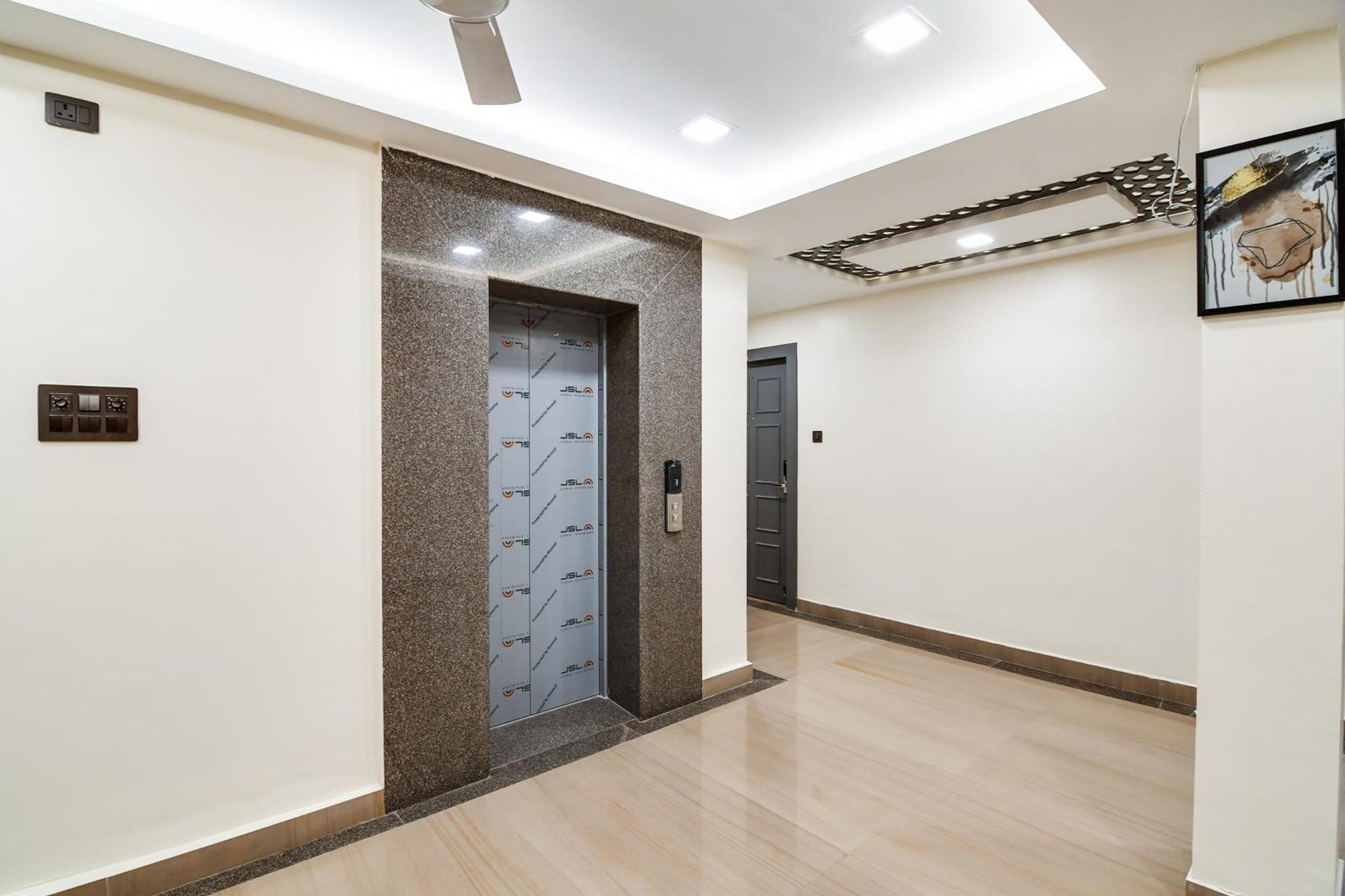 Super Townhouse Oak Sayhallo Ecstasy Bhubaneswar Exterior photo