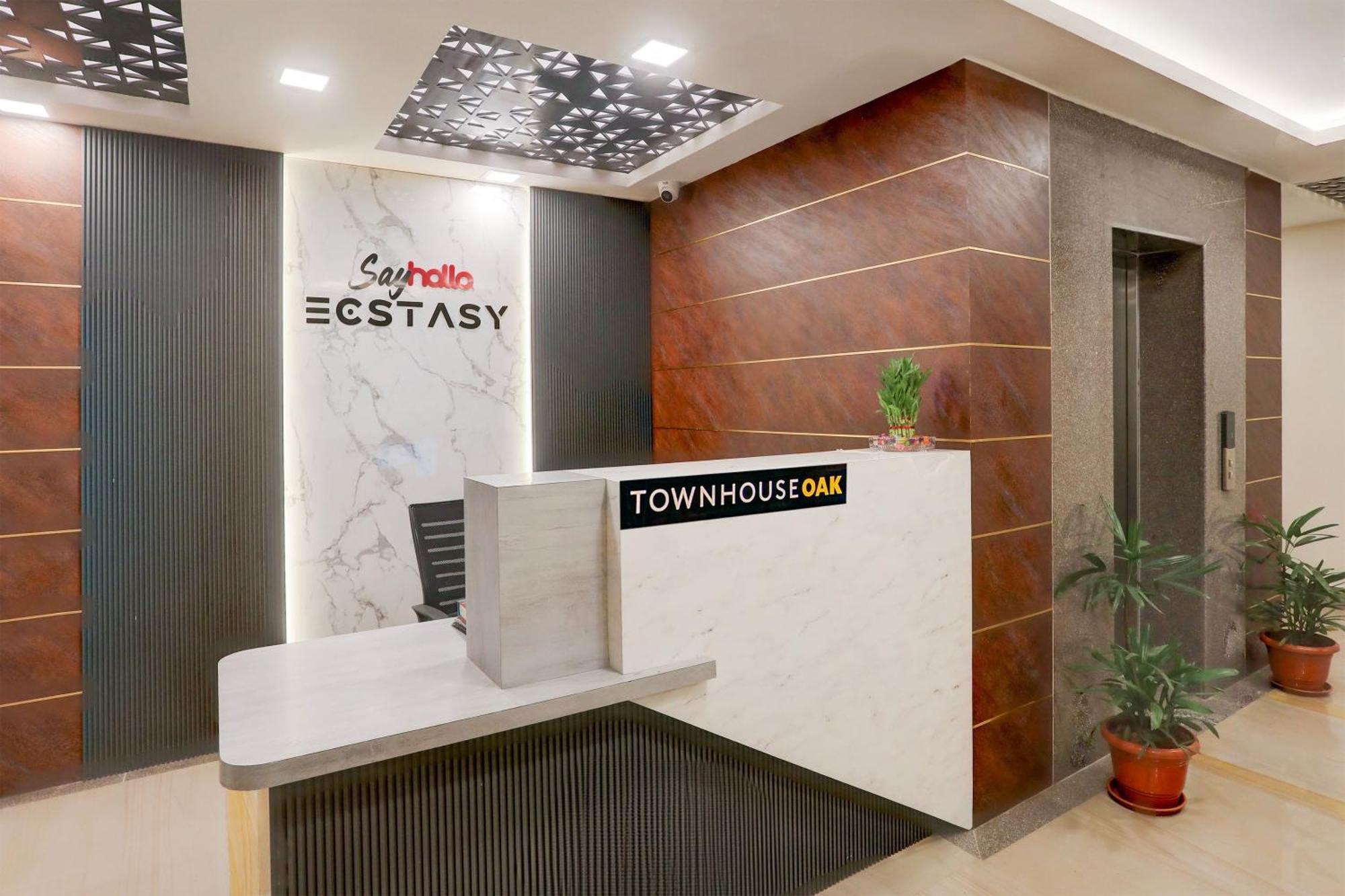 Super Townhouse Oak Sayhallo Ecstasy Bhubaneswar Exterior photo